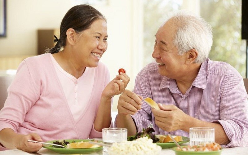 chế độ dinh dưỡng cho người già
