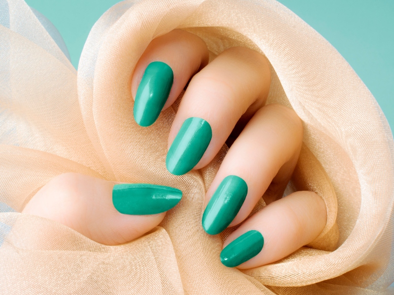 Top 10 mẫu nail màu xanh ngọc thời thượng được yêu thích