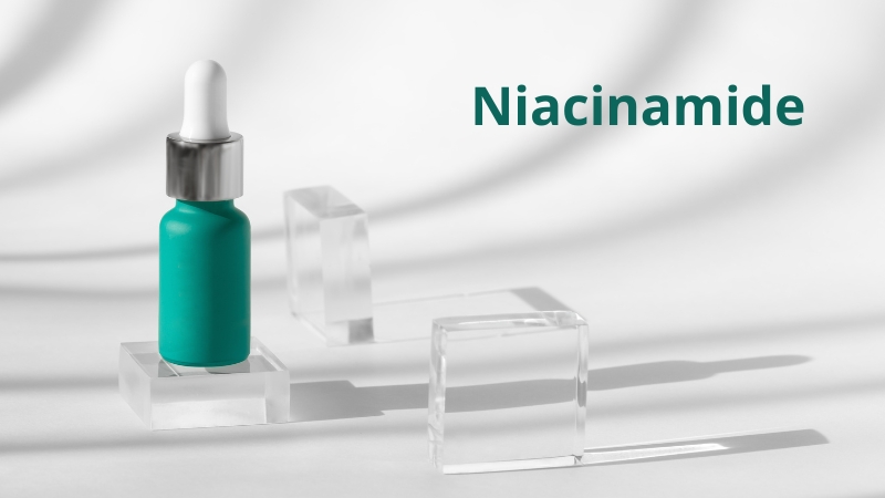 kết hợp retinol và các sản phẩm chứa Niacinamide sẽ tăng cường dưỡng ẩm cho da, đồng thời hạn chế hiện tượng kích ứng da như bong tróc, khô da, ngứa,…