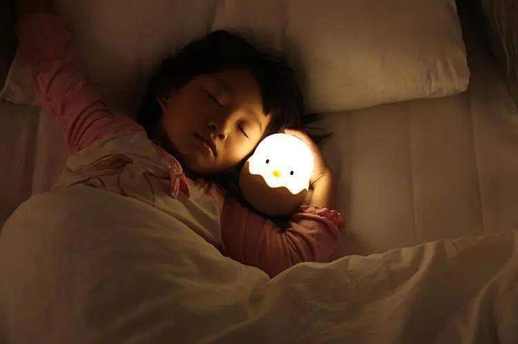 Trẻ ngủ sớm sẽ hỗ trợ chiều cao, tăng trưởng xương khỏe mạnh