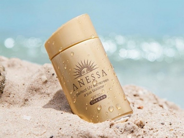 Kem chống nắng Anessa có khả năng chống nước và mồ hôi tốt, giúp duy trì hiệu quả chống nắng trong thời gian dài